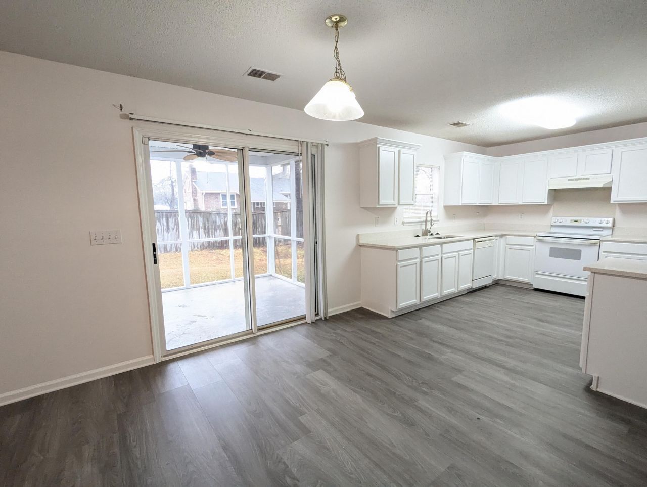 2452 Melville Road Photo 9