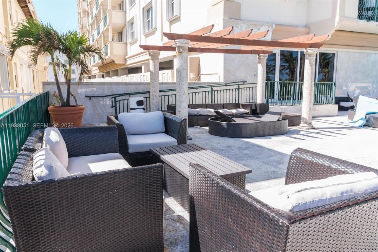 9195 Collins Ave, Unit 611, Surfside, FL 33154 Photo