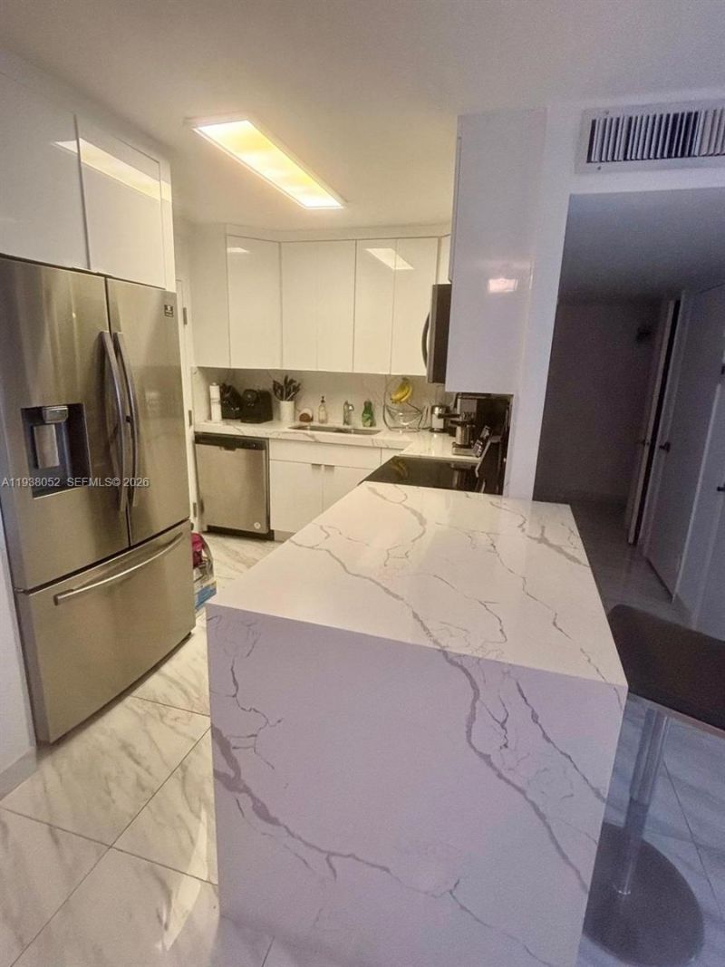 10101 E Bay Harbor Dr, Unit 309, Bay Harbor Islands, FL 33154 Photo