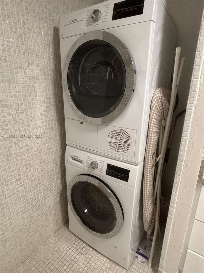 10101 E Bay Harbor Dr, Unit 309, Bay Harbor Islands, FL 33154 Photo