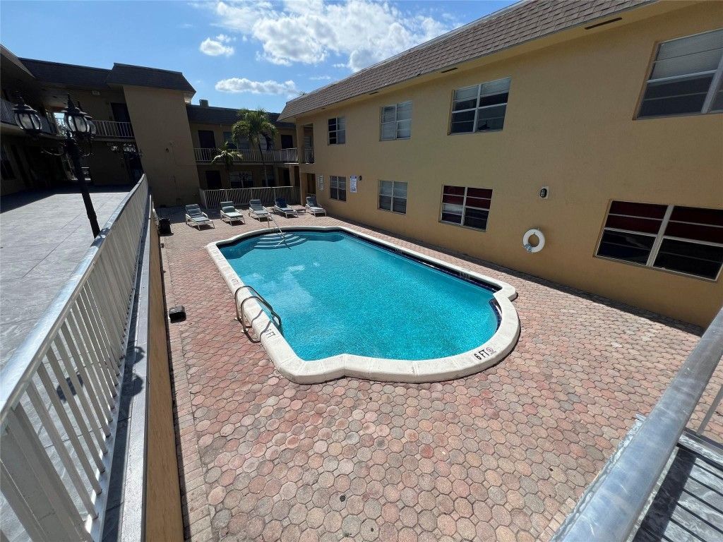6840 Pembroke Road, Unit 118, Pembroke Pines, FL 33023 Photo