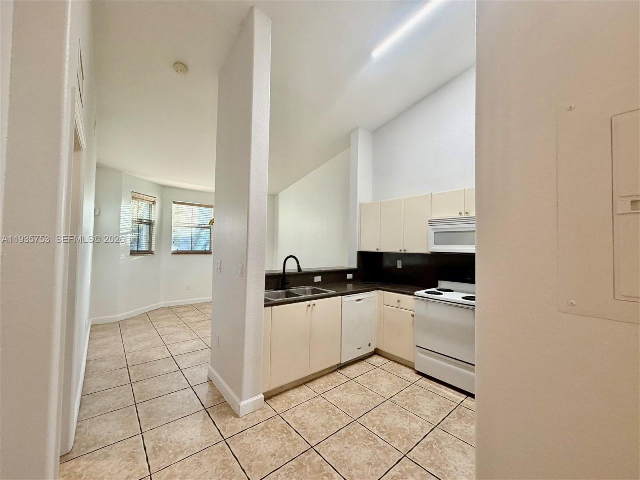 1692 SE 29th Ct, Unit 201, Homestead, FL 33035 Photo