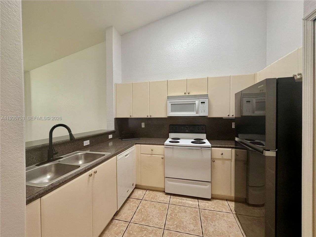 1692 SE 29th Ct, Unit 201, Homestead, FL 33035 Photo