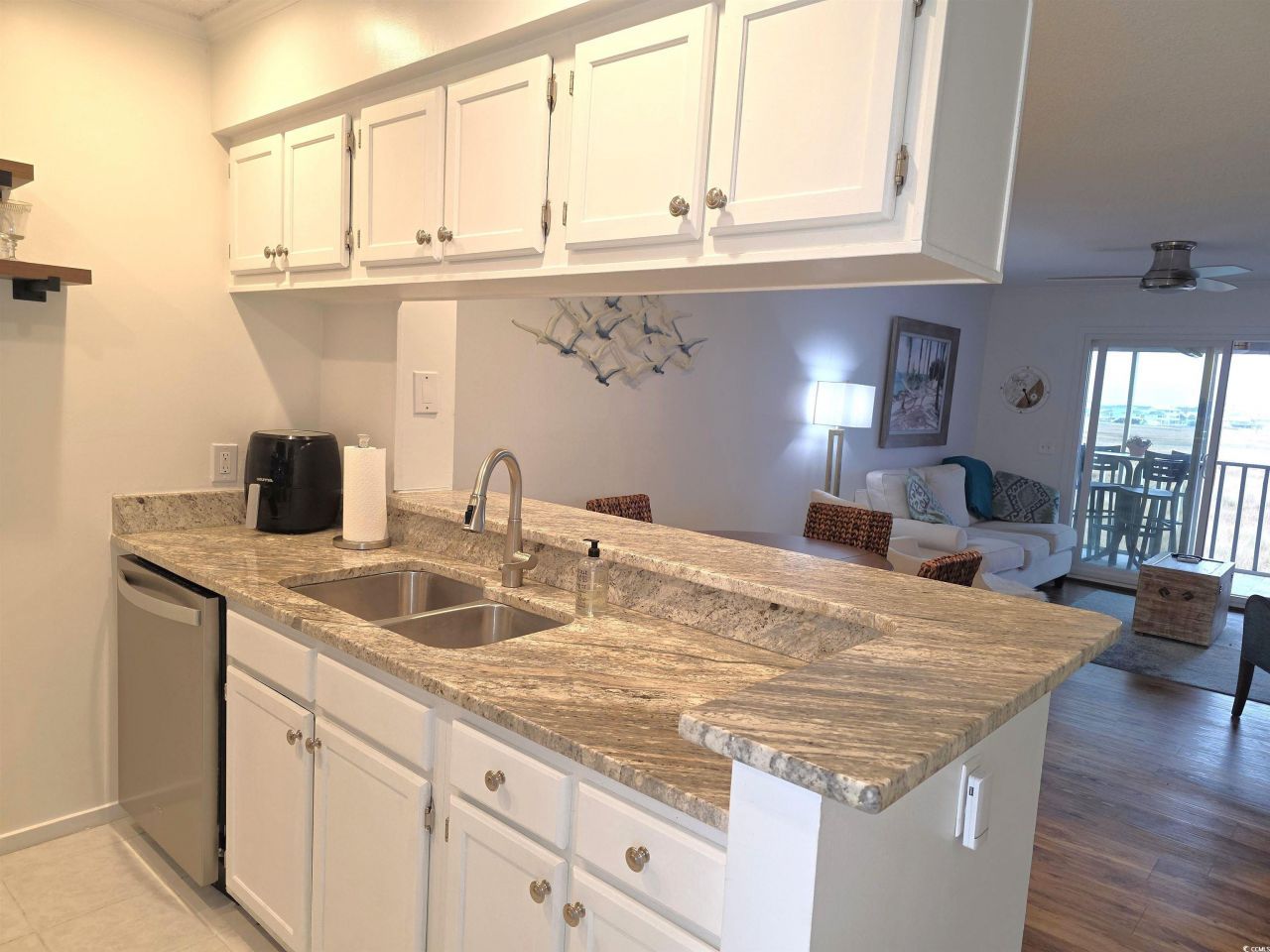 310 Marsh Pl. Photo 8