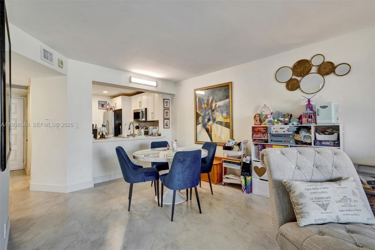 10401 W Broward Blvd, Unit 205, Plantation, FL 33324 Photo