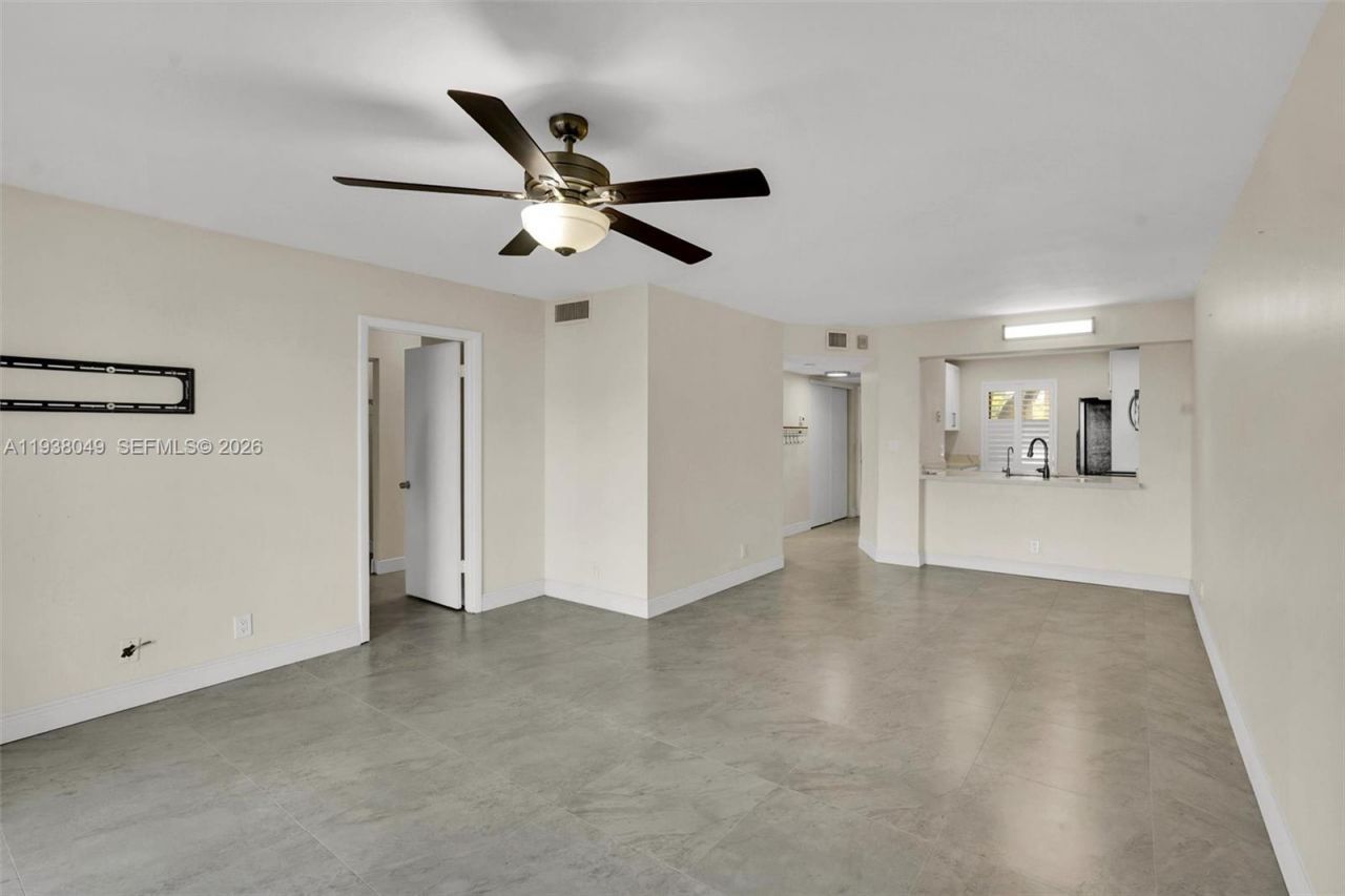 10401 W Broward Blvd, Unit 205, Plantation, FL 33324 Photo