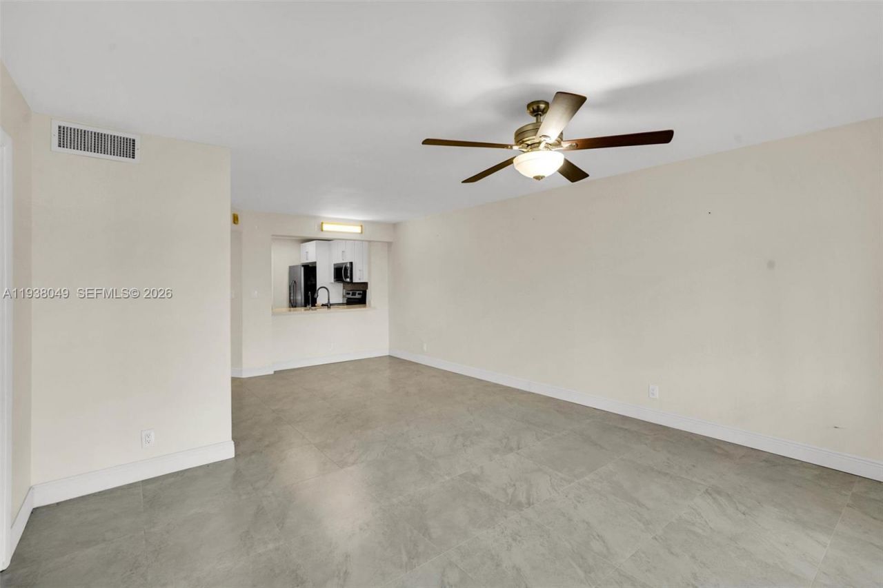 10401 W Broward Blvd, Unit 205, Plantation, FL 33324 Photo