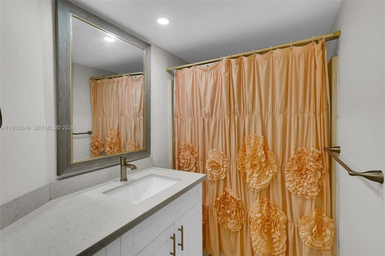 10401 W Broward Blvd, Unit 205, Plantation, FL 33324 Photo