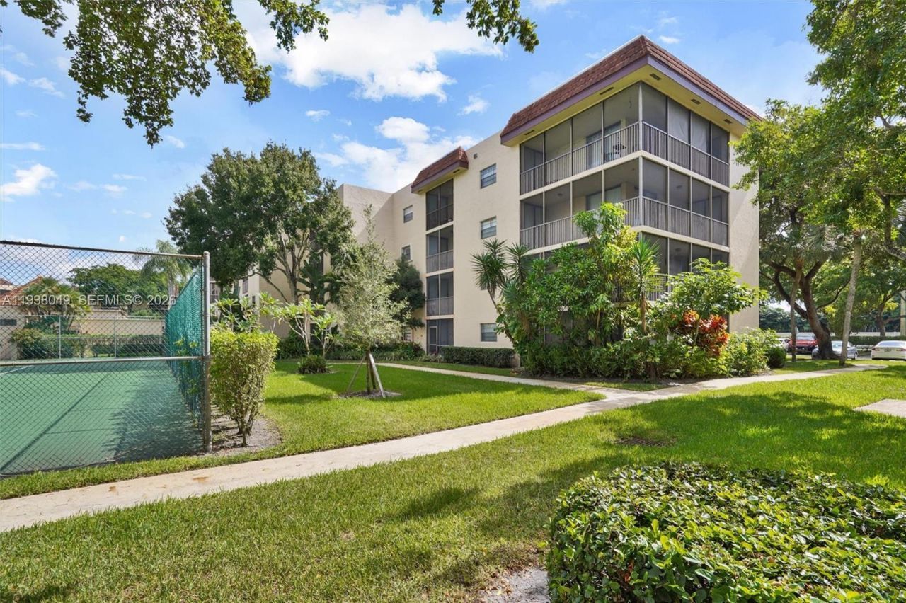 10401 W Broward Blvd, Unit 205, Plantation, FL 33324 Photo