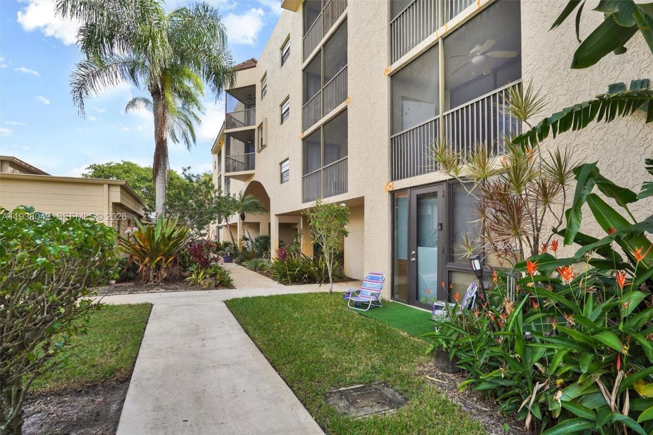 10401 W Broward Blvd, Unit 205, Plantation, FL 33324 Photo
