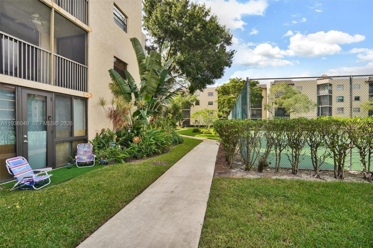 10401 W Broward Blvd, Unit 205, Plantation, FL 33324 Photo