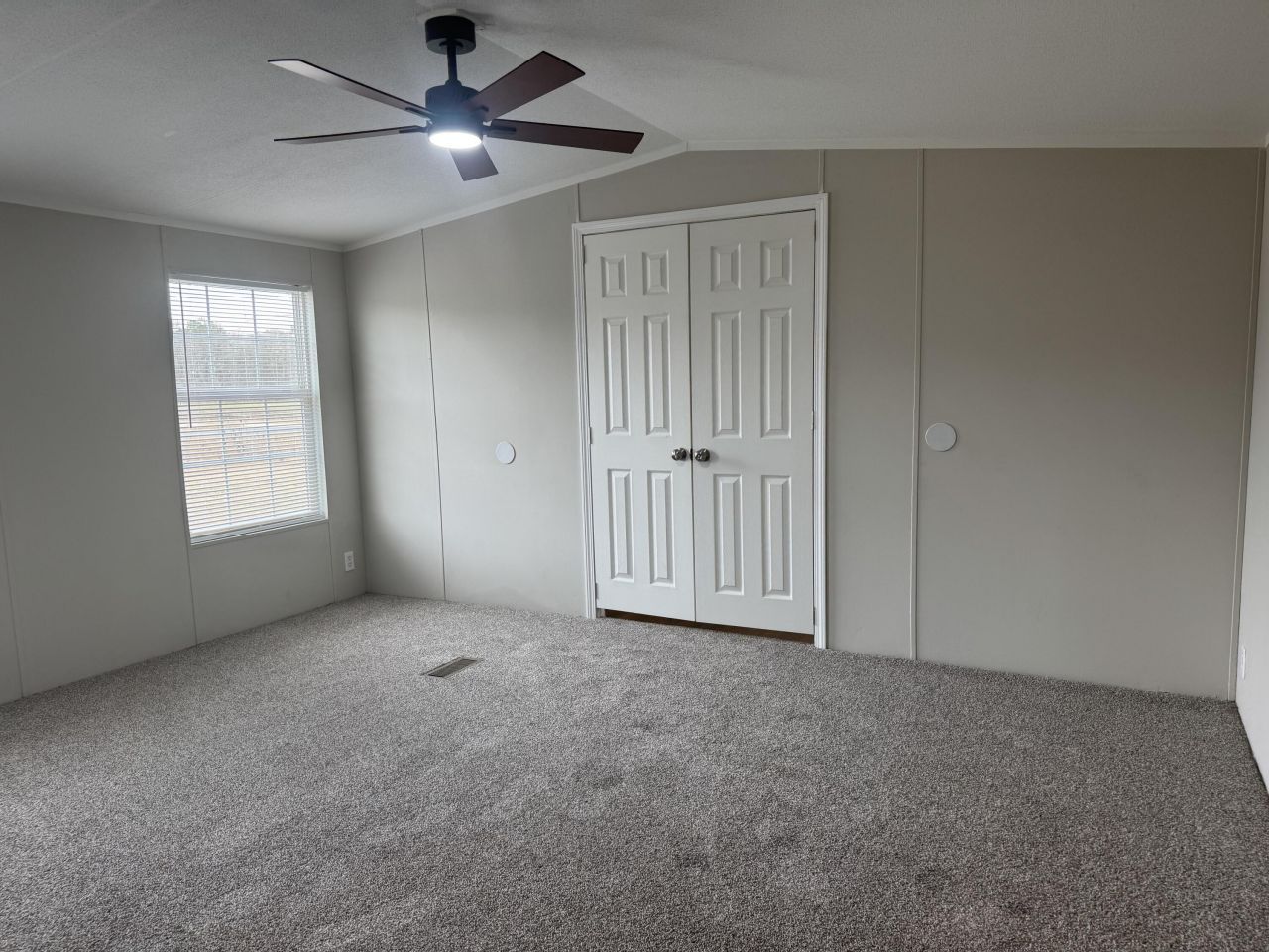 370 Shady Grove Road Photo 10