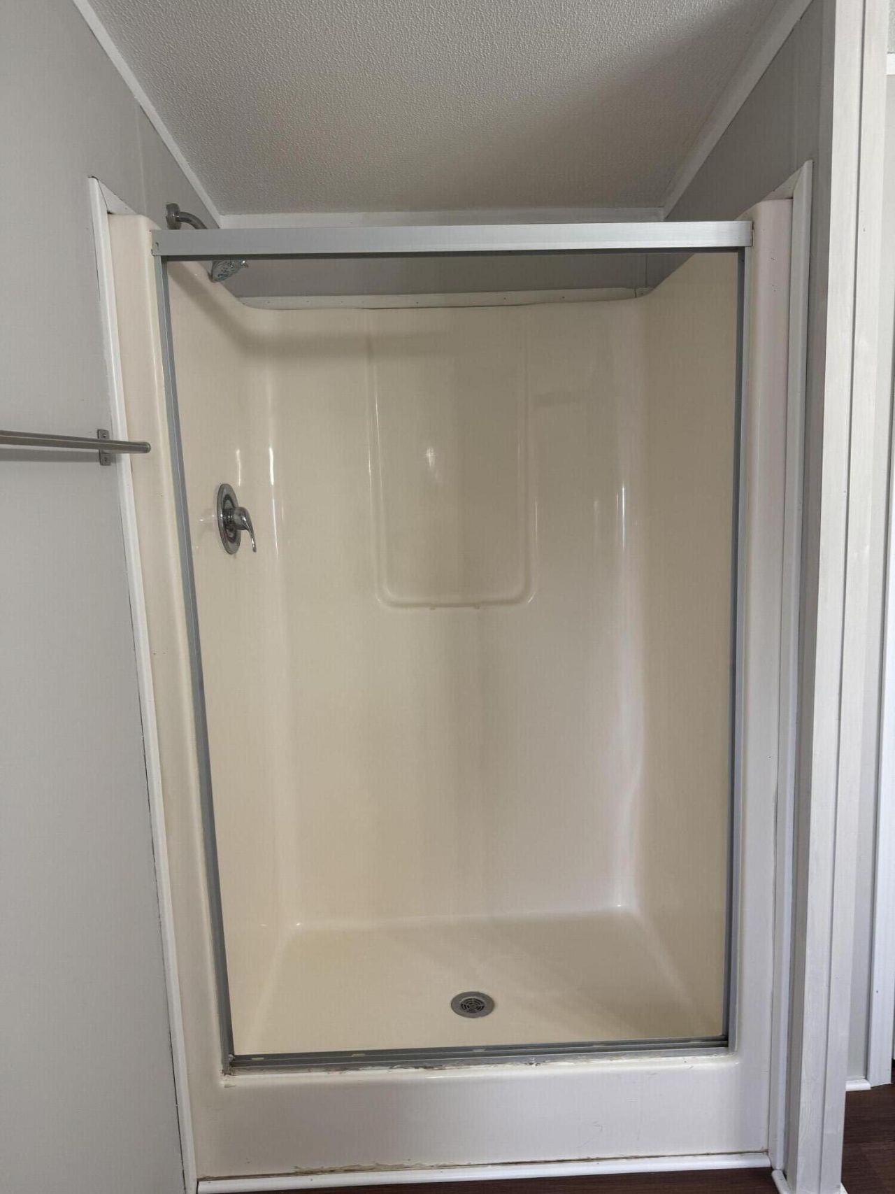 370 Shady Grove Road Photo 15