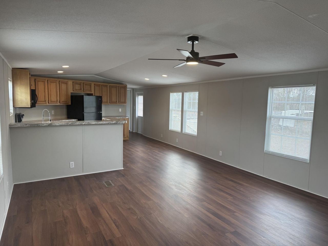 370 Shady Grove Road Photo 18