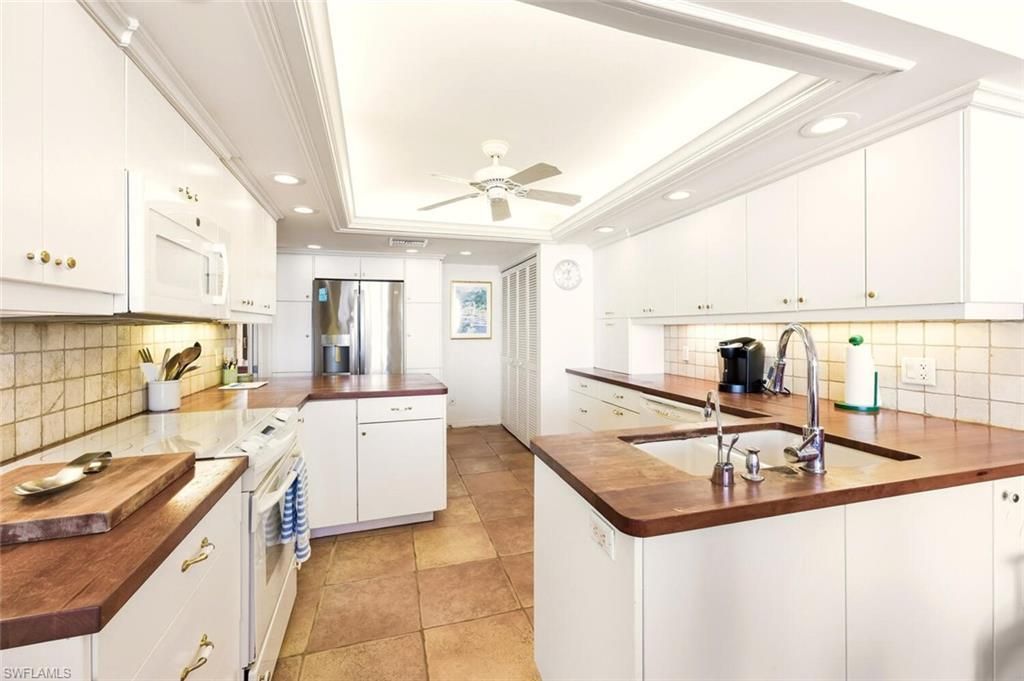 2378 Gulf Shore Blvd N, Unit 303, Naples, FL 34103 Photo