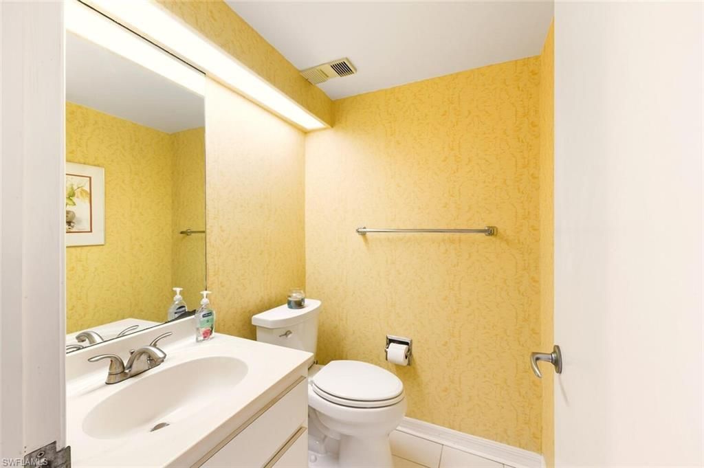 2378 Gulf Shore Blvd N, Unit 303, Naples, FL 34103 Photo