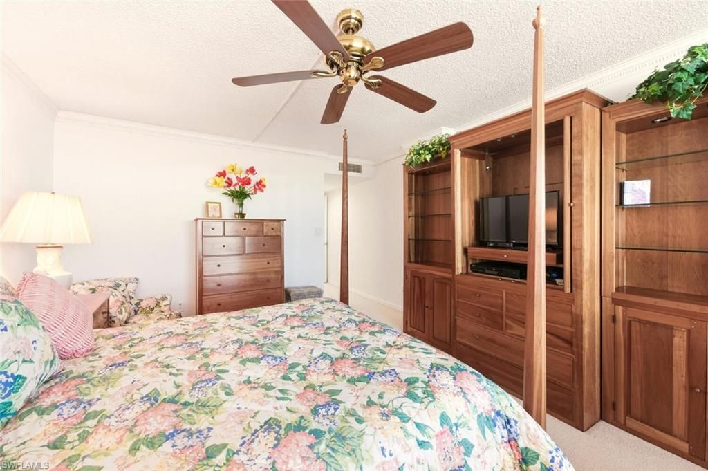 2378 Gulf Shore Blvd N, Unit 303, Naples, FL 34103 Photo