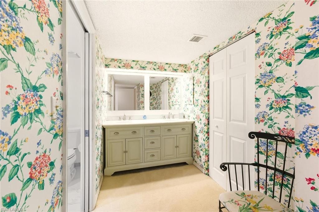 2378 Gulf Shore Blvd N, Unit 303, Naples, FL 34103 Photo