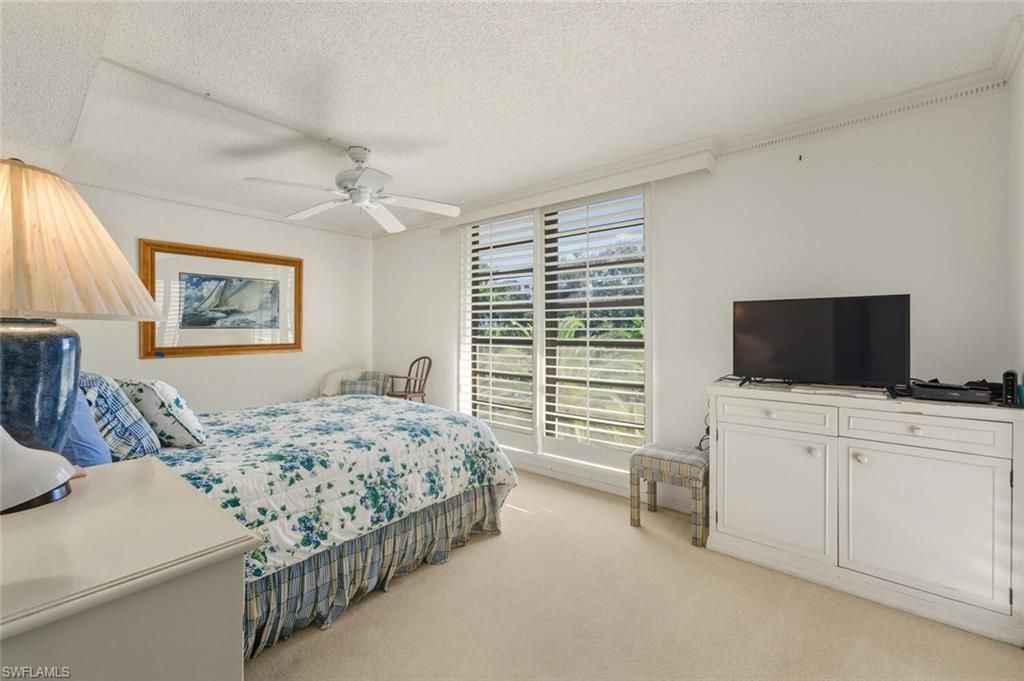 2378 Gulf Shore Blvd N, Unit 303, Naples, FL 34103 Photo