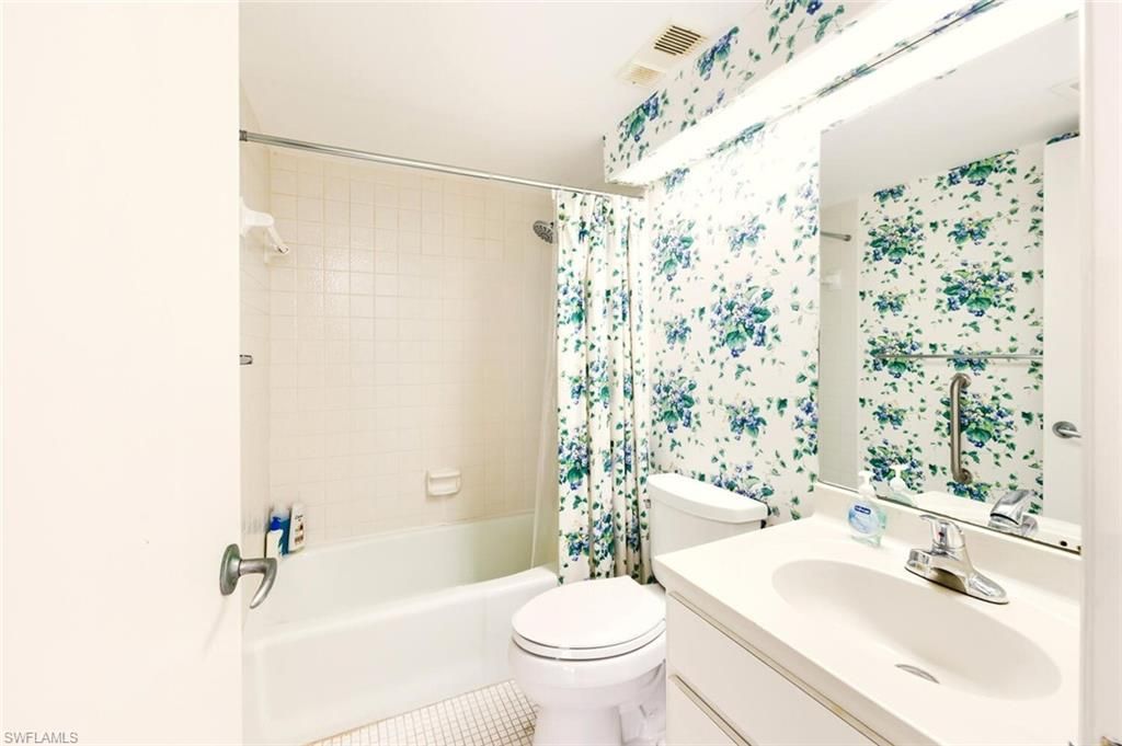 2378 Gulf Shore Blvd N, Unit 303, Naples, FL 34103 Photo