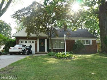 3 BOONE Lane, Dearborn, MI 48120