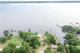 3226 Francis Marion Boulevard photo 4