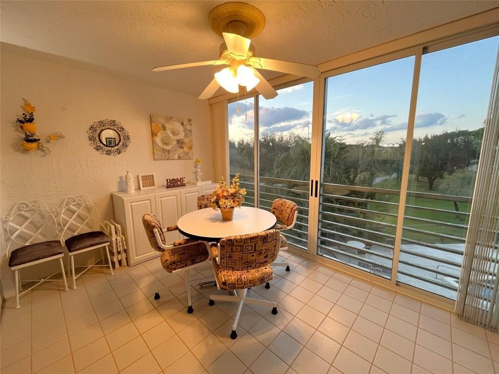 9501 Seagrape Drive, Unit 305, Davie, FL 33324 Photo