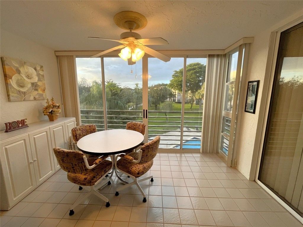 9501 Seagrape Drive, Unit 305, Davie, FL 33324 Photo