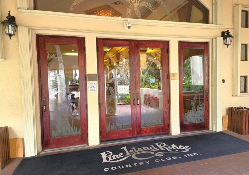 9501 Seagrape Drive, Unit 305, Davie, FL 33324 Photo