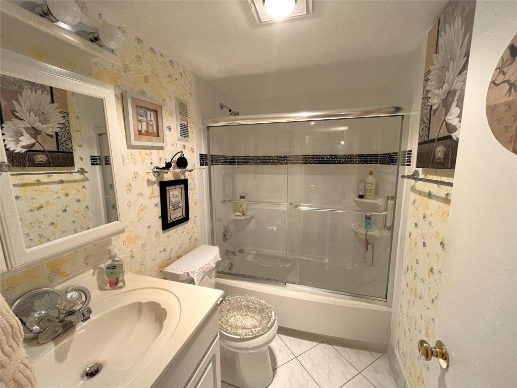 9501 Seagrape Drive, Unit 305, Davie, FL 33324 Photo