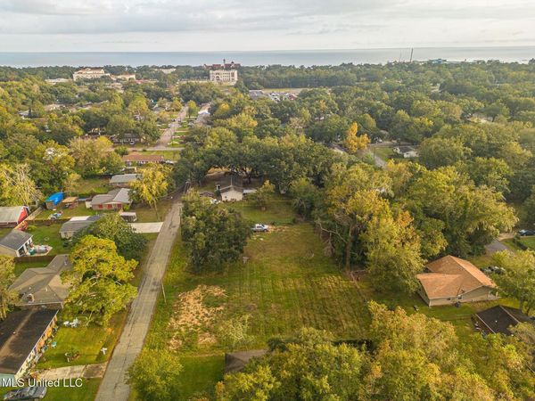 211 Gates Avenue, Long Beach, MS 39560