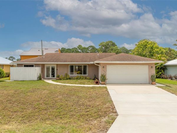 1550 SE Pratt Street, Port St. Lucie, FL 34983