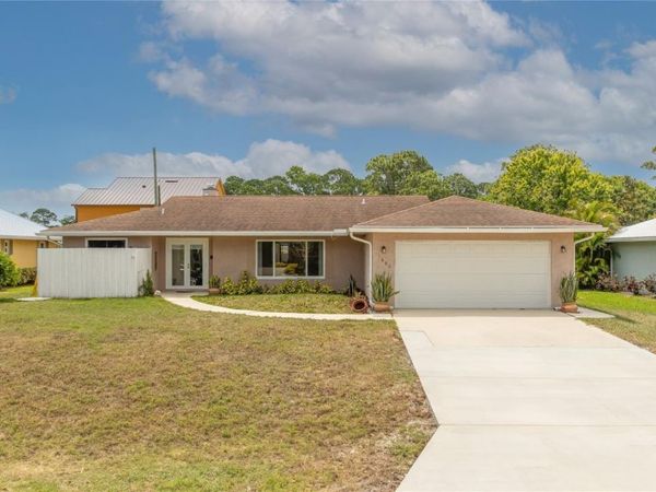 1550 SE Pratt St, Port St Lucie, FL 34983