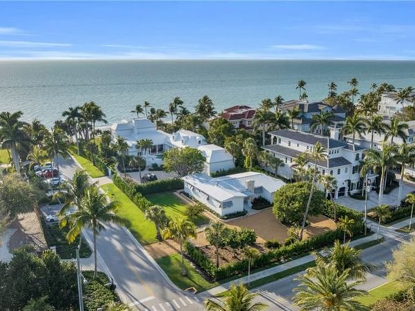 617 Gulf Shore Blvd N, NAPLES, FL 34102