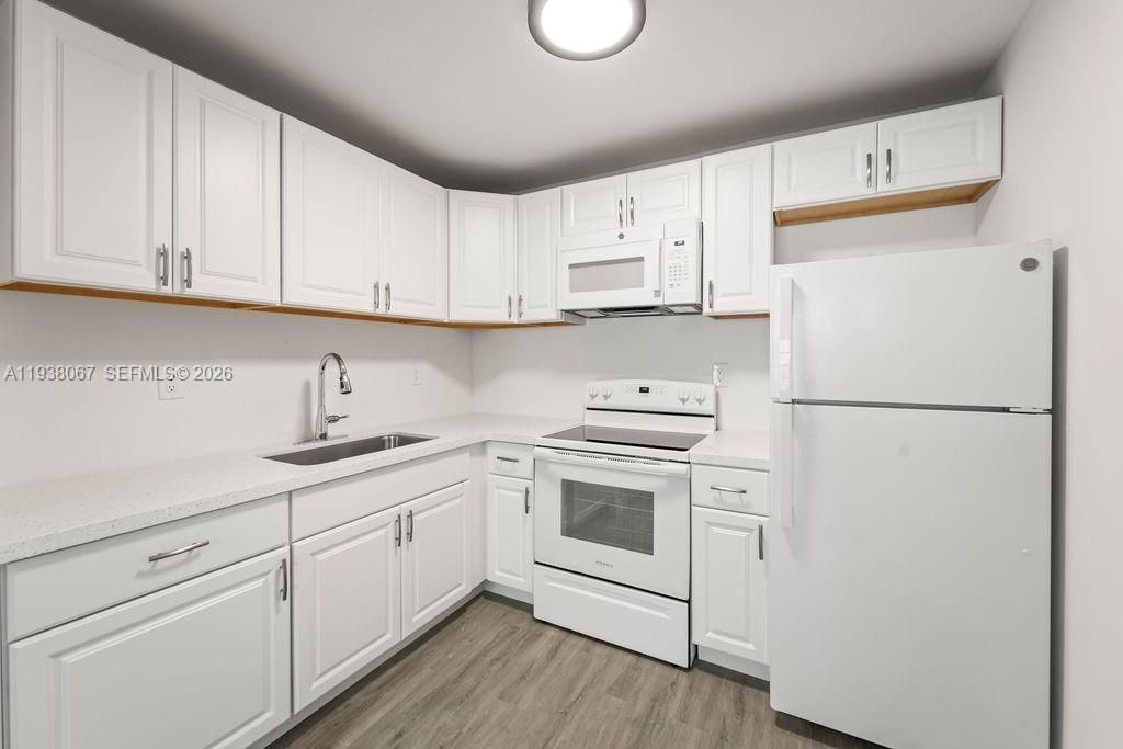 938 Normandy T, Unit T938, Delray Beach, FL 33484 Photo