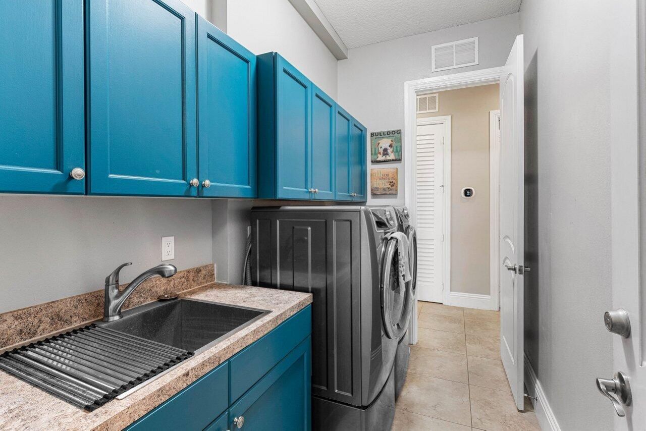 183 SE Calmo Circle, Port Saint Lucie, FL 34984 Photo