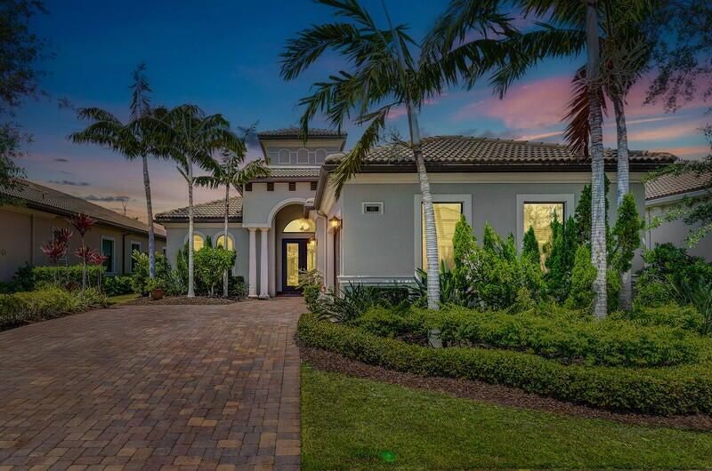 183 SE Calmo Circle, Port Saint Lucie, FL 34984 Photo