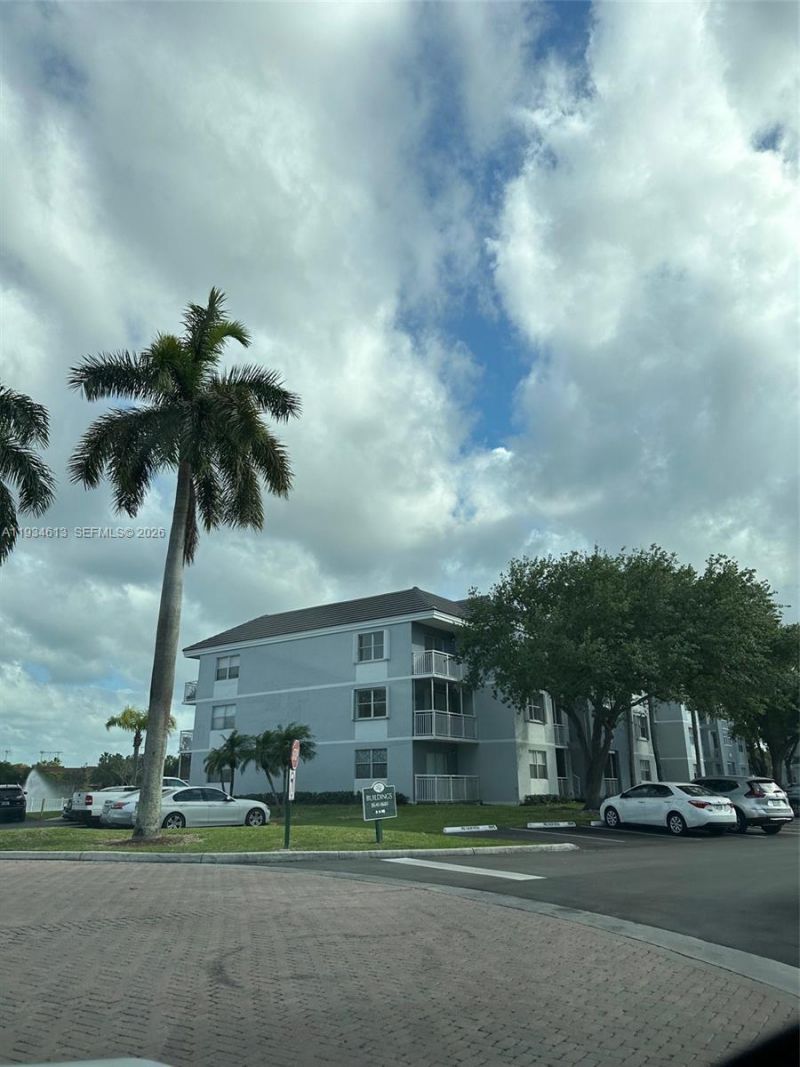8590 SW 212th St, Unit 106, Cutler Bay, FL 33189 Photo