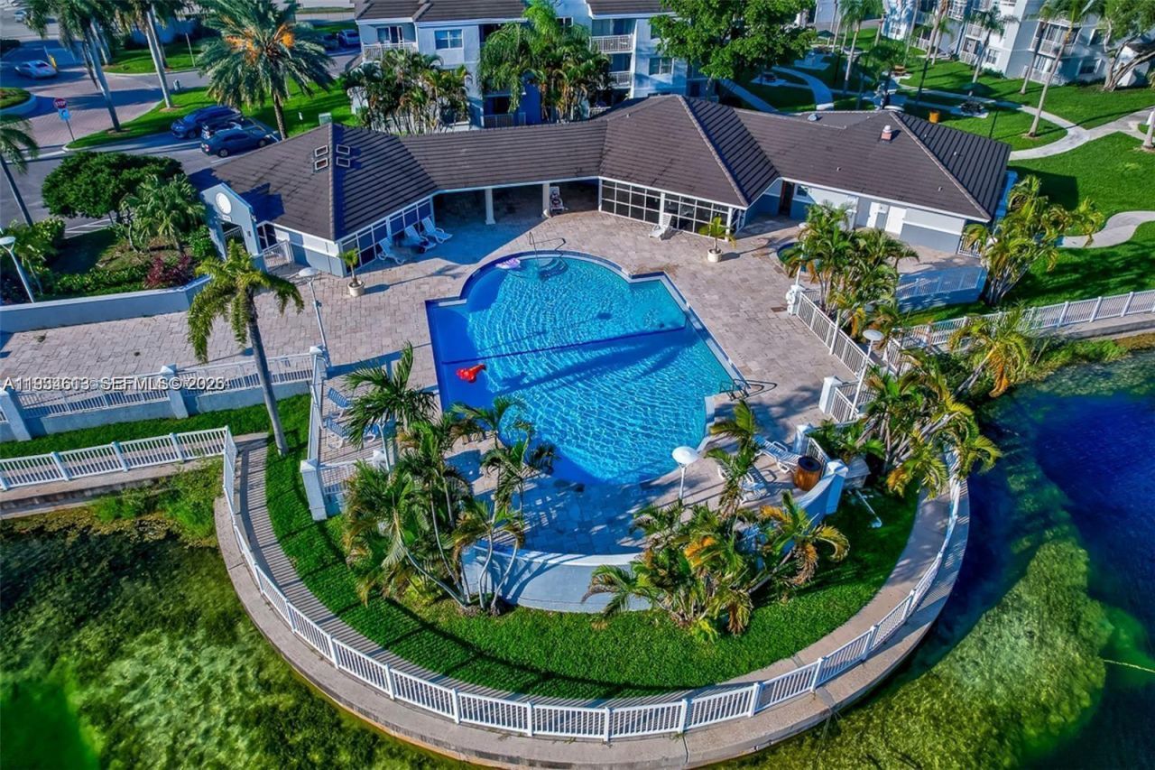 8590 SW 212th St, Unit 106, Cutler Bay, FL 33189 Photo