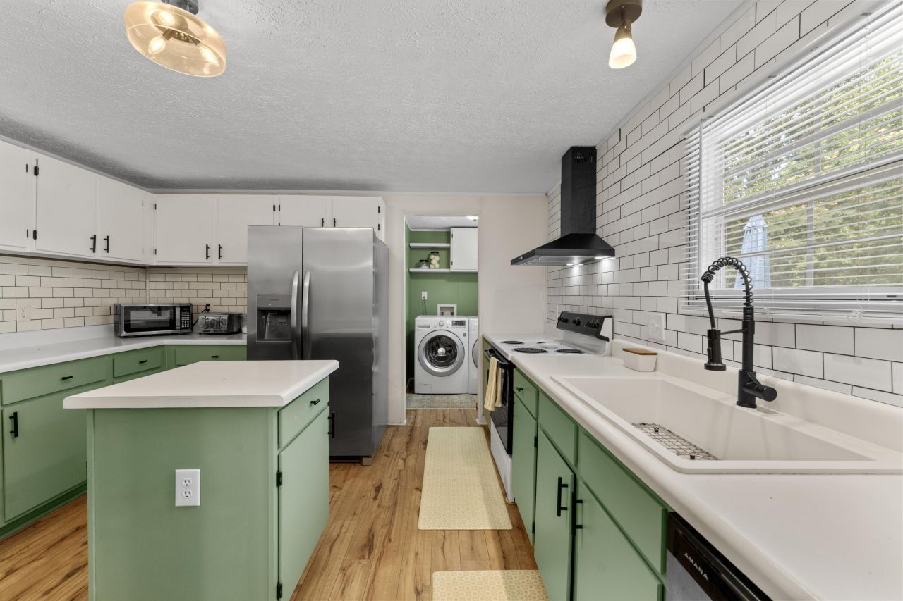 126 Fall Creek Boulevard Photo 12