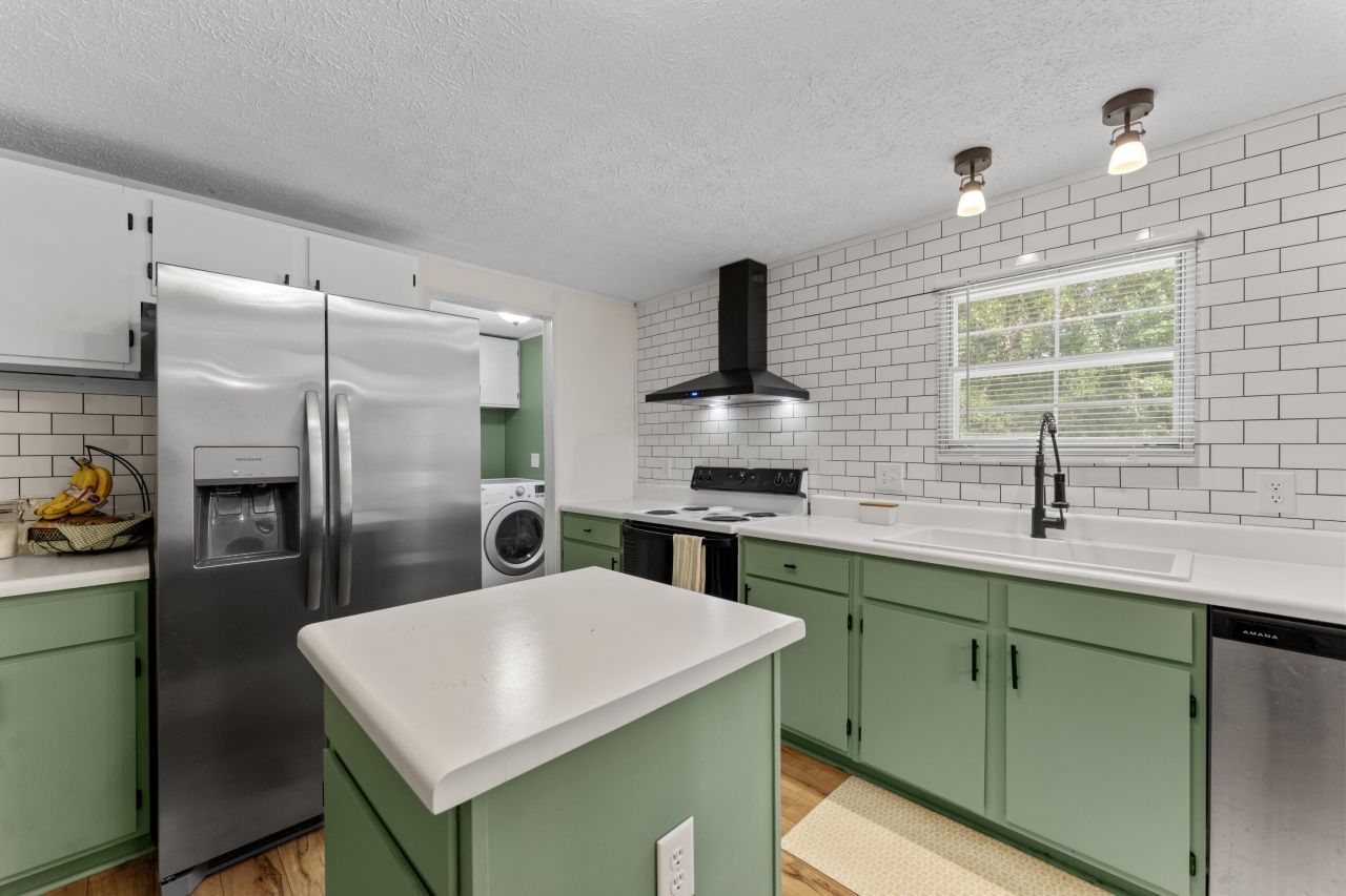 126 Fall Creek Boulevard Photo 13