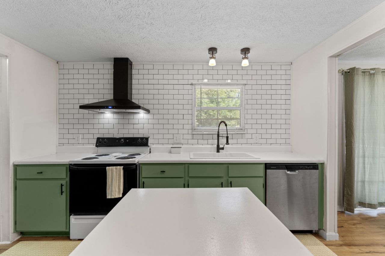 126 Fall Creek Boulevard Photo 16