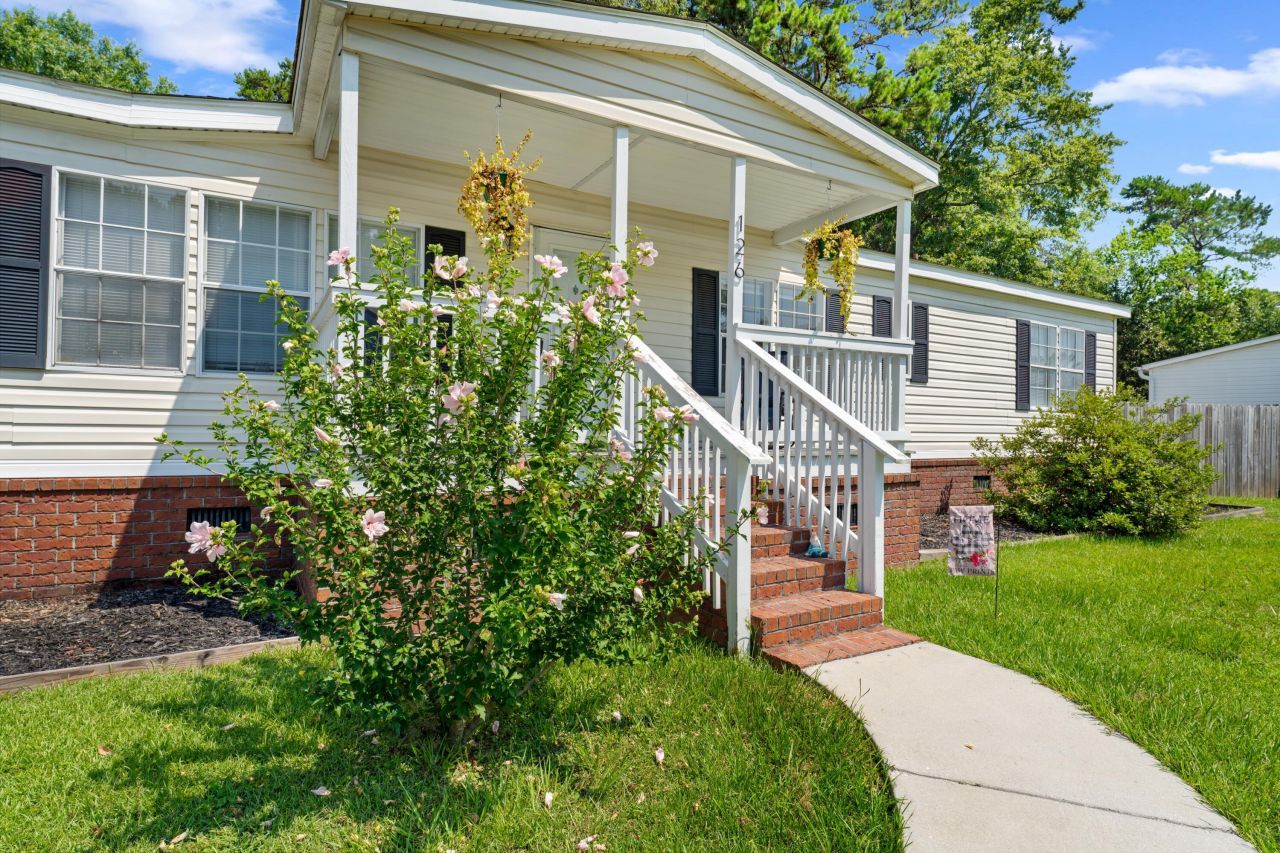 126 Fall Creek Boulevard Photo 2