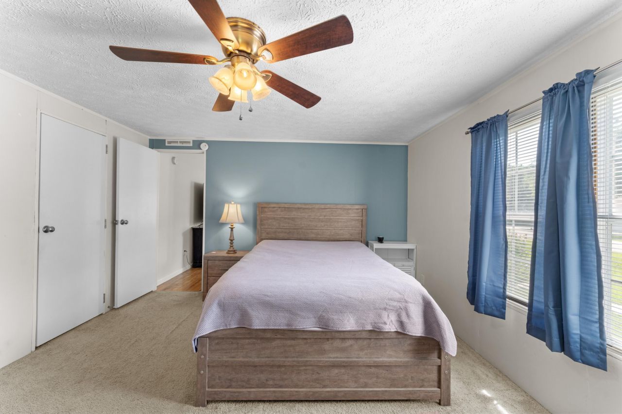 126 Fall Creek Boulevard Photo 23