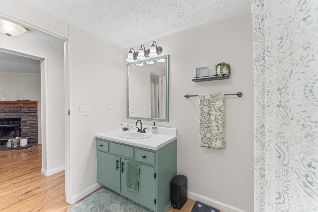 126 Fall Creek Boulevard Photo 31