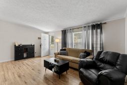 126 Fall Creek Boulevard photo 4