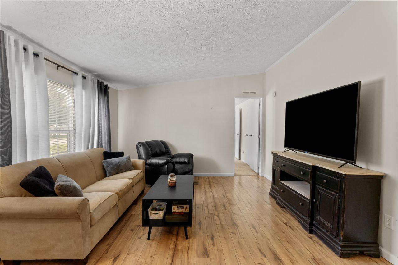 126 Fall Creek Boulevard Photo 6