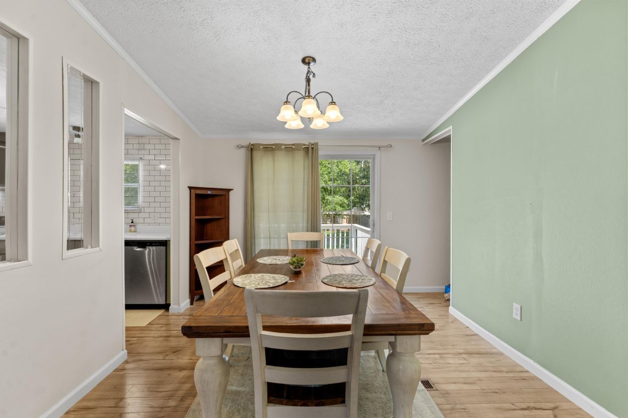 126 Fall Creek Boulevard Photo 8