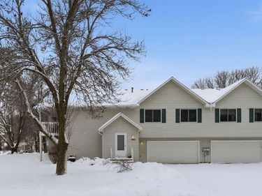 3737 Gershwin Lane N, Oakdale, MN 55128