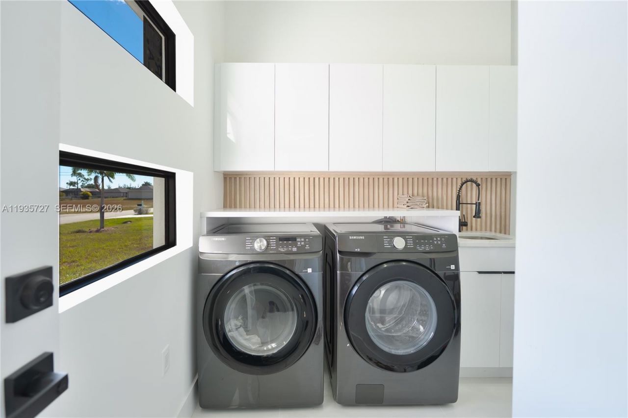 2304 NW 23rd Ave, Cape Coral, FL 33993 Photo